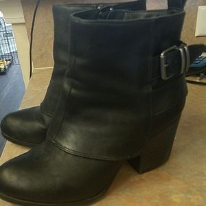 6.5 American Rag booties